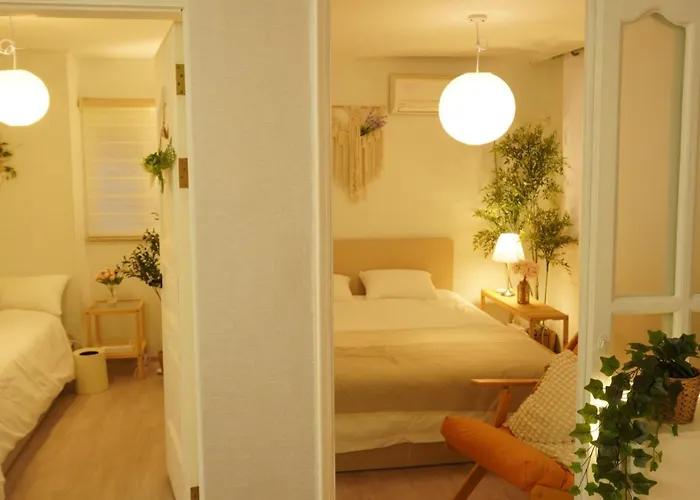 Ewha Univ, Ahyeon 3rooms Seúl